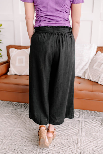 Cropped Paperbag Pants In Black